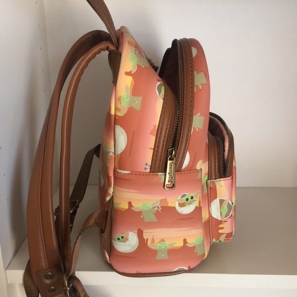 Yoda loungefly back pack main image 7